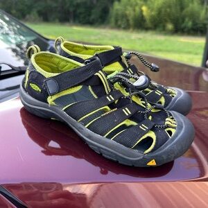 KEEN Women's Black and Lime Sandals